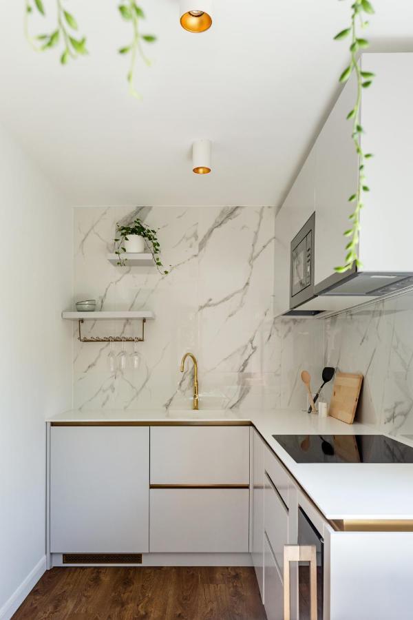 Designer Apartment In The City Center Клуж-Напока Екстериор снимка