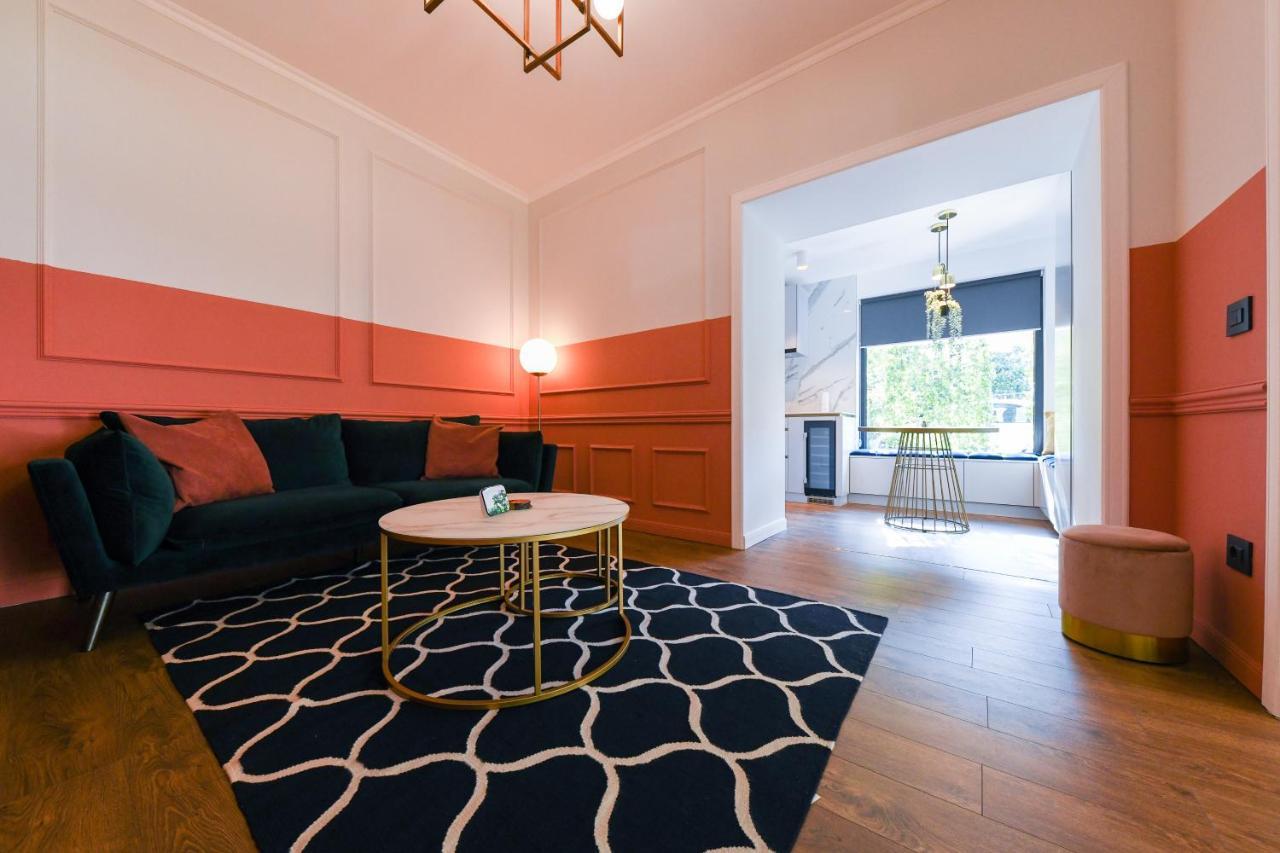 Designer Apartment In The City Center Клуж-Напока Екстериор снимка